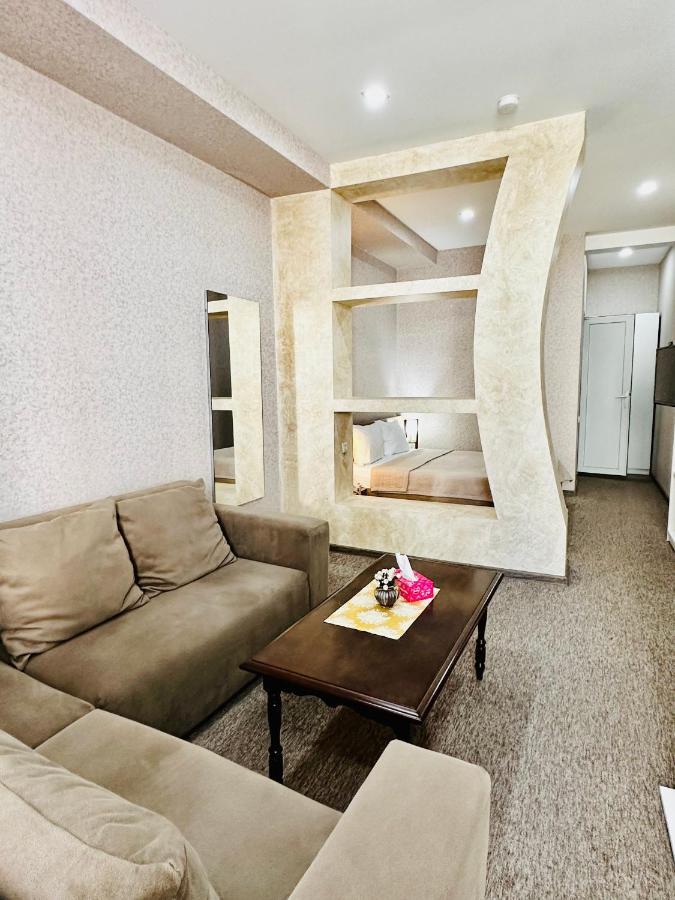 Liel Hotel Тбилиси Екстериор снимка