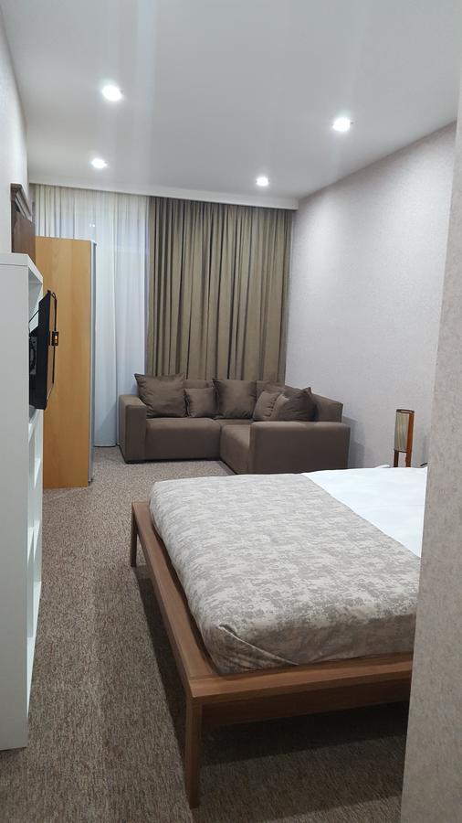 Liel Hotel Тбилиси Екстериор снимка