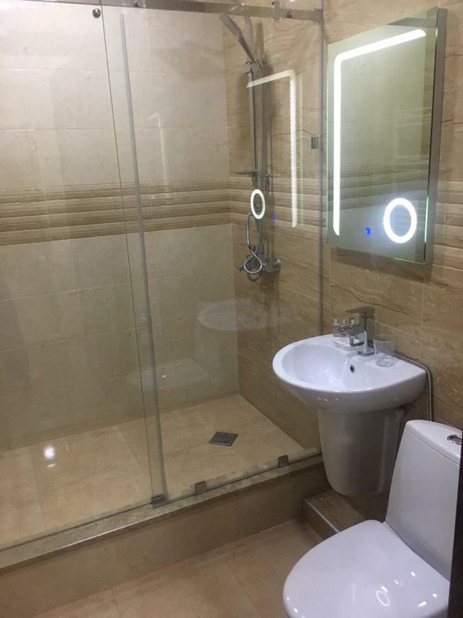 Liel Hotel Тбилиси Екстериор снимка